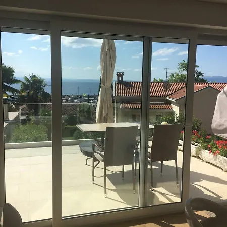 Irina شقة Ičići