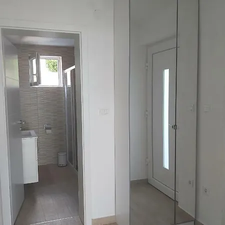 Irina شقة Ičići